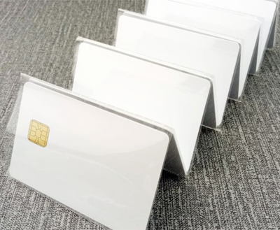 Kreditkarte mit großem Chip, Kontakt-Chipkarte