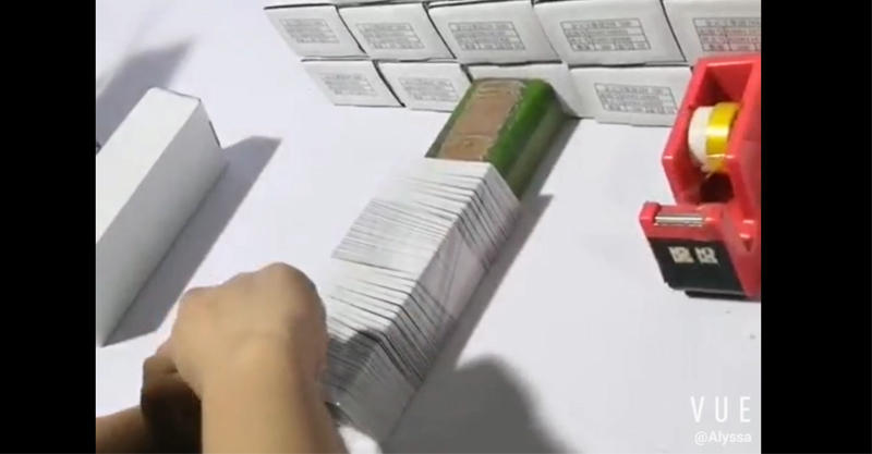 Der Verpackungsprozess von RFID-Karten. Plastikkarten